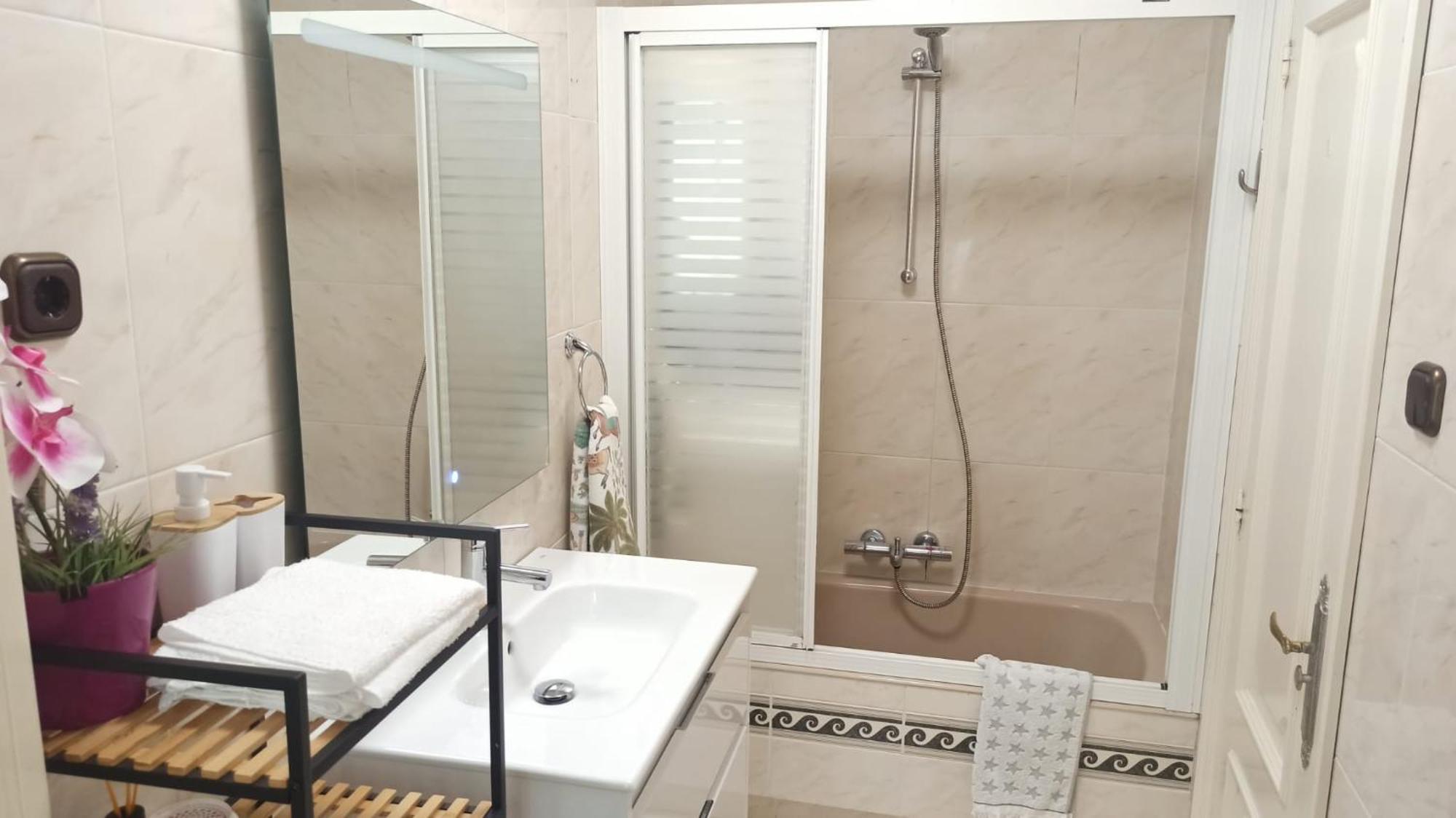 Ohana, Apartamento-Parking Privado Gratis-Centrico-Wifi-Ascensor-Sin Cuestas-82M2 Bermeo Luaran gambar